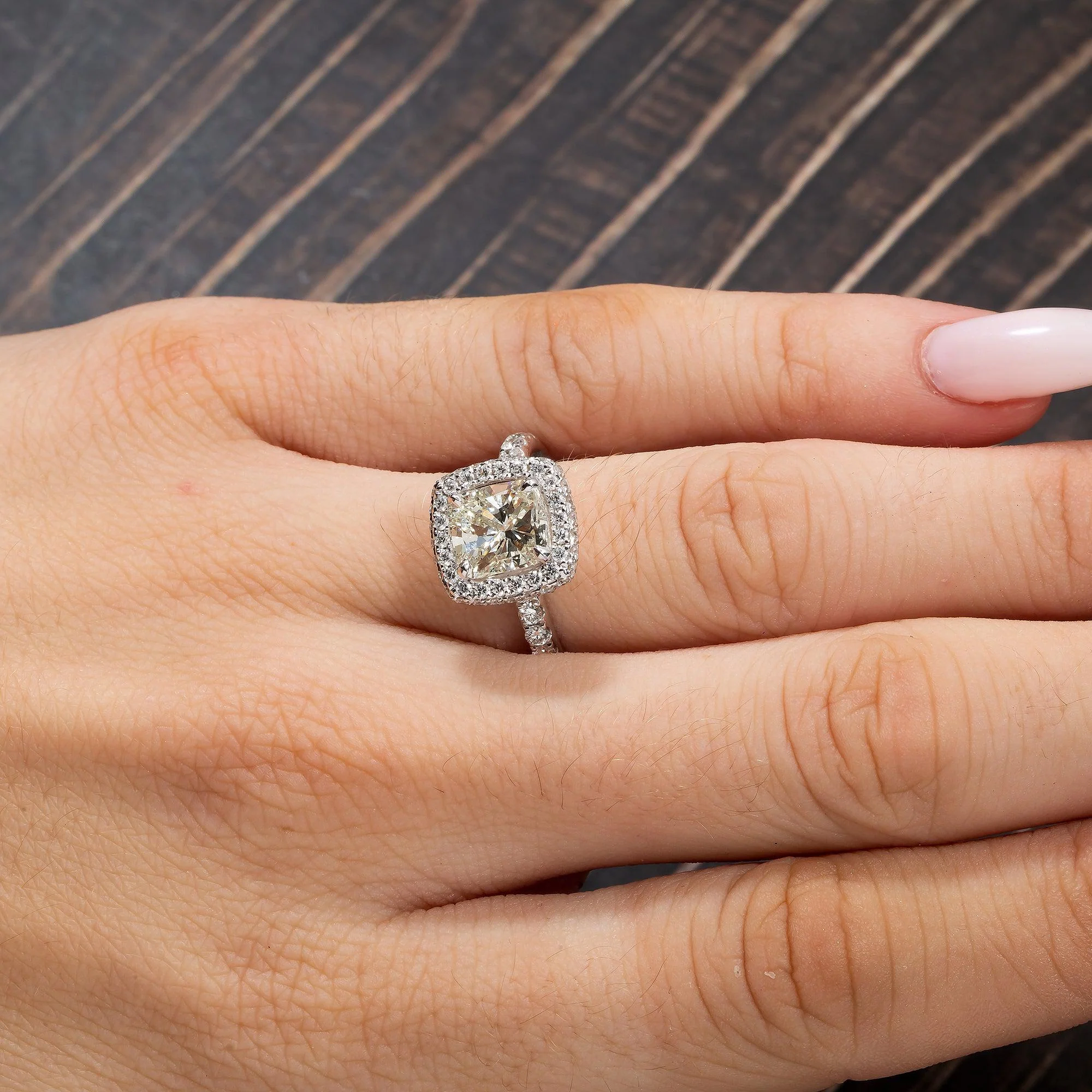 18K GOLD CUSHION CUT DIAMOND ENGAGEMENT RING 2.5 CT GIA - Image 3