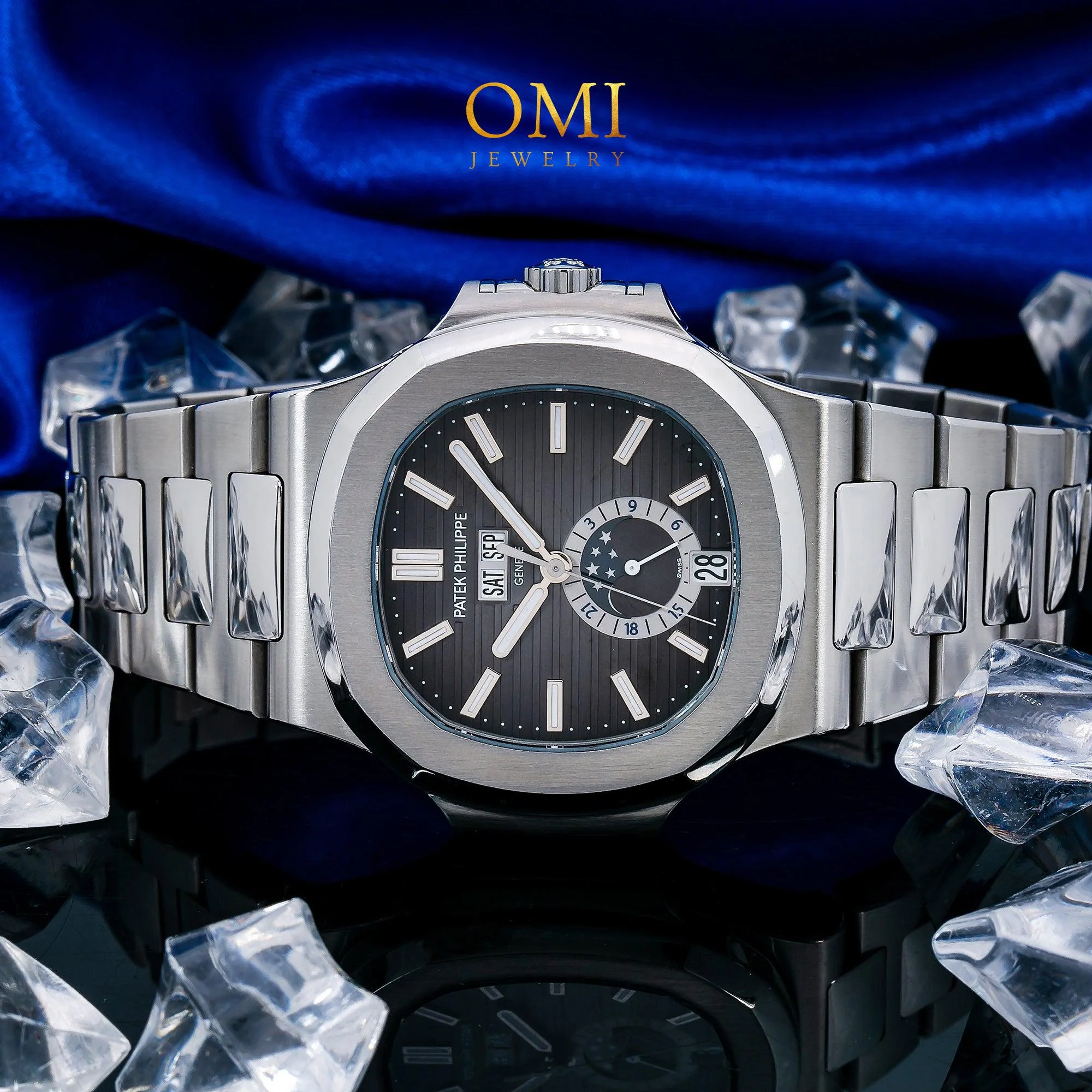 Patek Philippe Nautilus 40.5MM 5726/1A-001 Black Dial Stainless Steel Bezel Stainless Steel Bracelet - Image 3