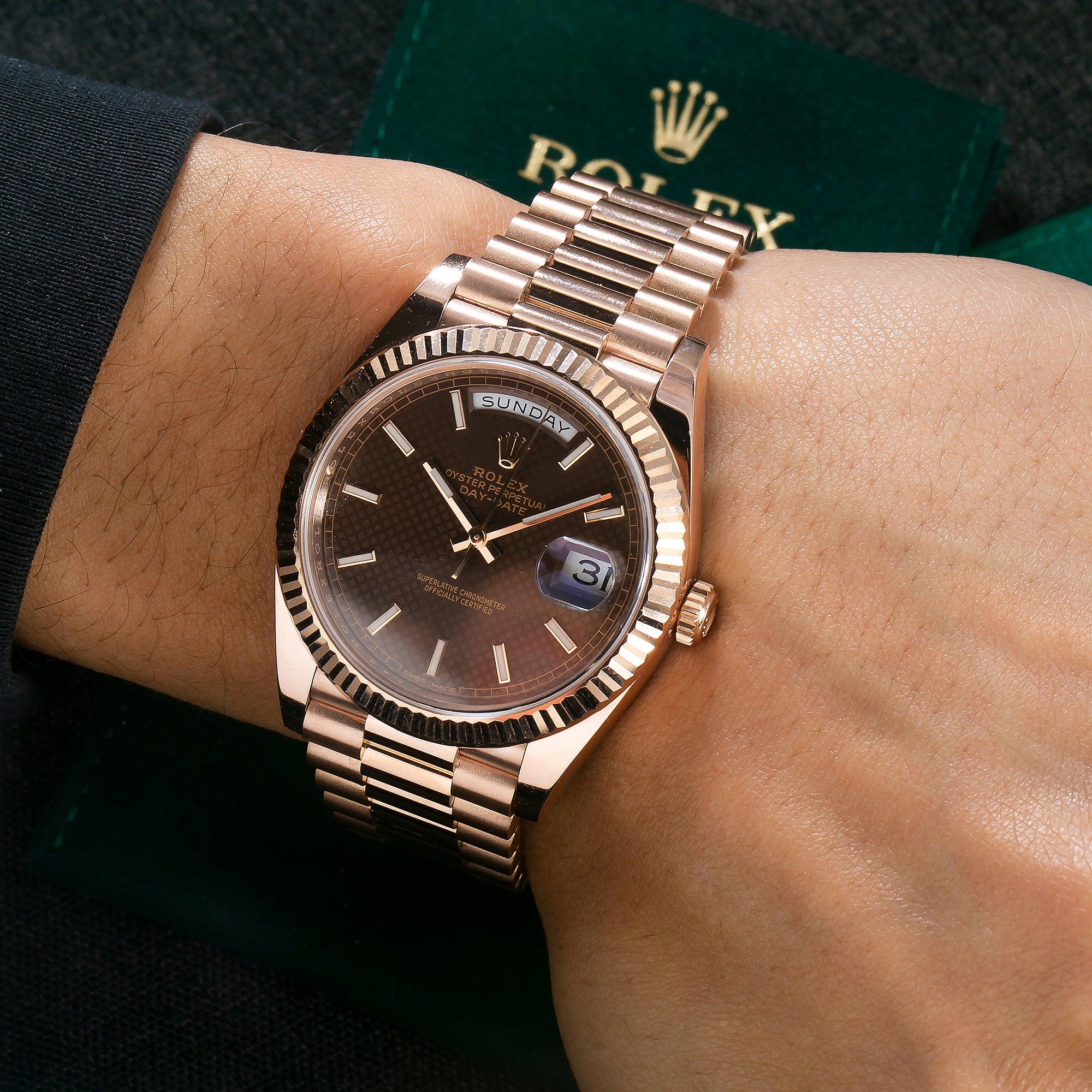 ROLEX DAY-DATE 228235 40MM CHOCOLATE MOTIF DIAL WITH ROSE GOLD PRESIDENT BRACELET - Image 3