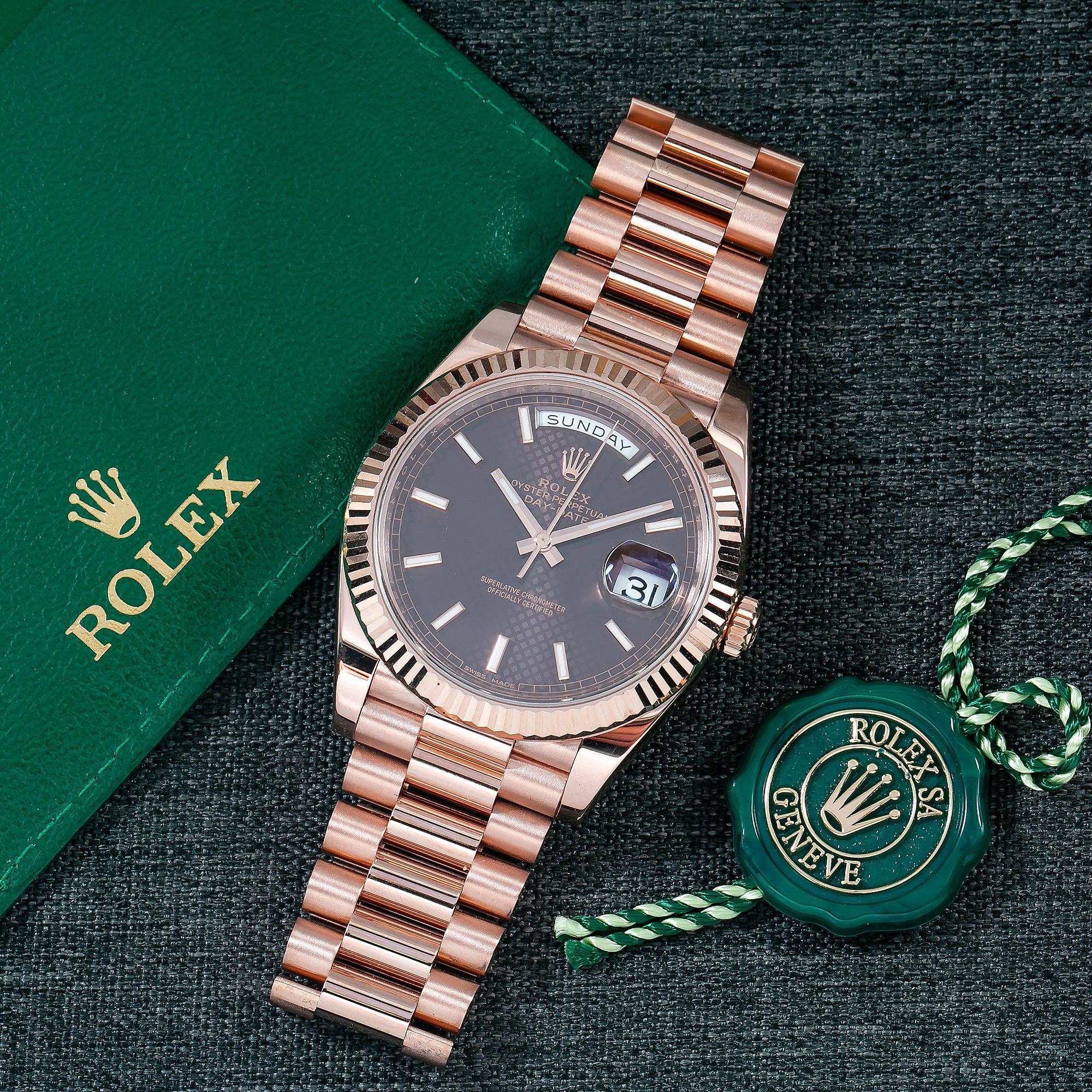 ROLEX DAY-DATE 228235 40MM CHOCOLATE MOTIF DIAL WITH ROSE GOLD PRESIDENT BRACELET - Image 4